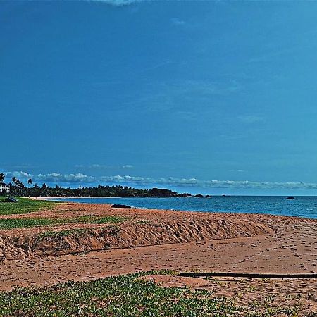 Raja Beach Hotel Balapitiya Kültér fotó