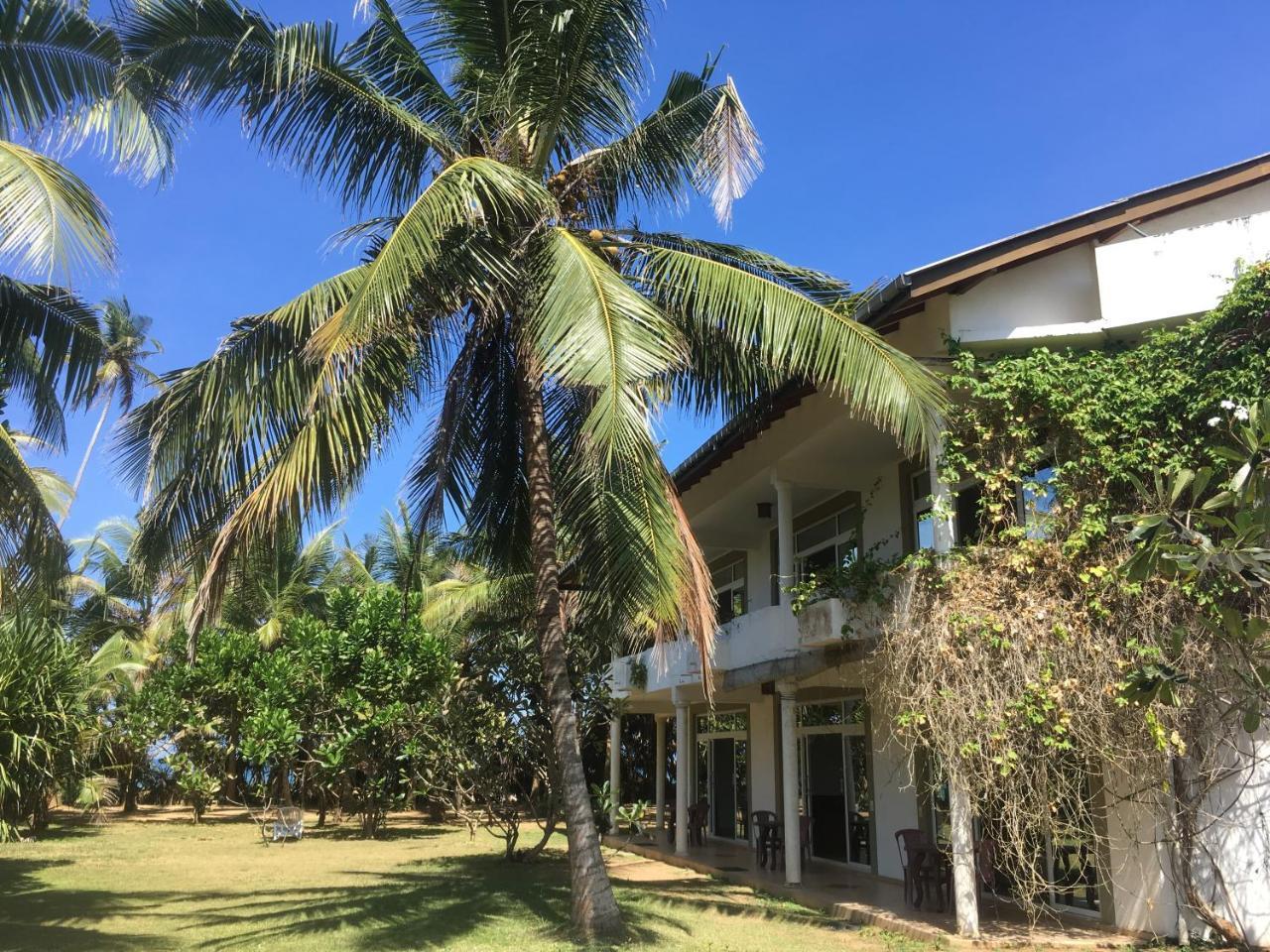 Raja Beach Hotel Balapitiya Kültér fotó